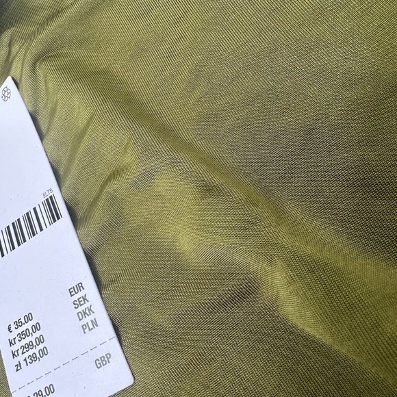 Urban Outfitters Ruched Vest Size S Green Satin Sleeveless Tank BNWT - Picture 5 of 8